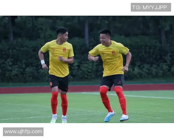 亚冠赛场山东泰山新星戴伟浚闪耀全场助力球队争夺荣耀